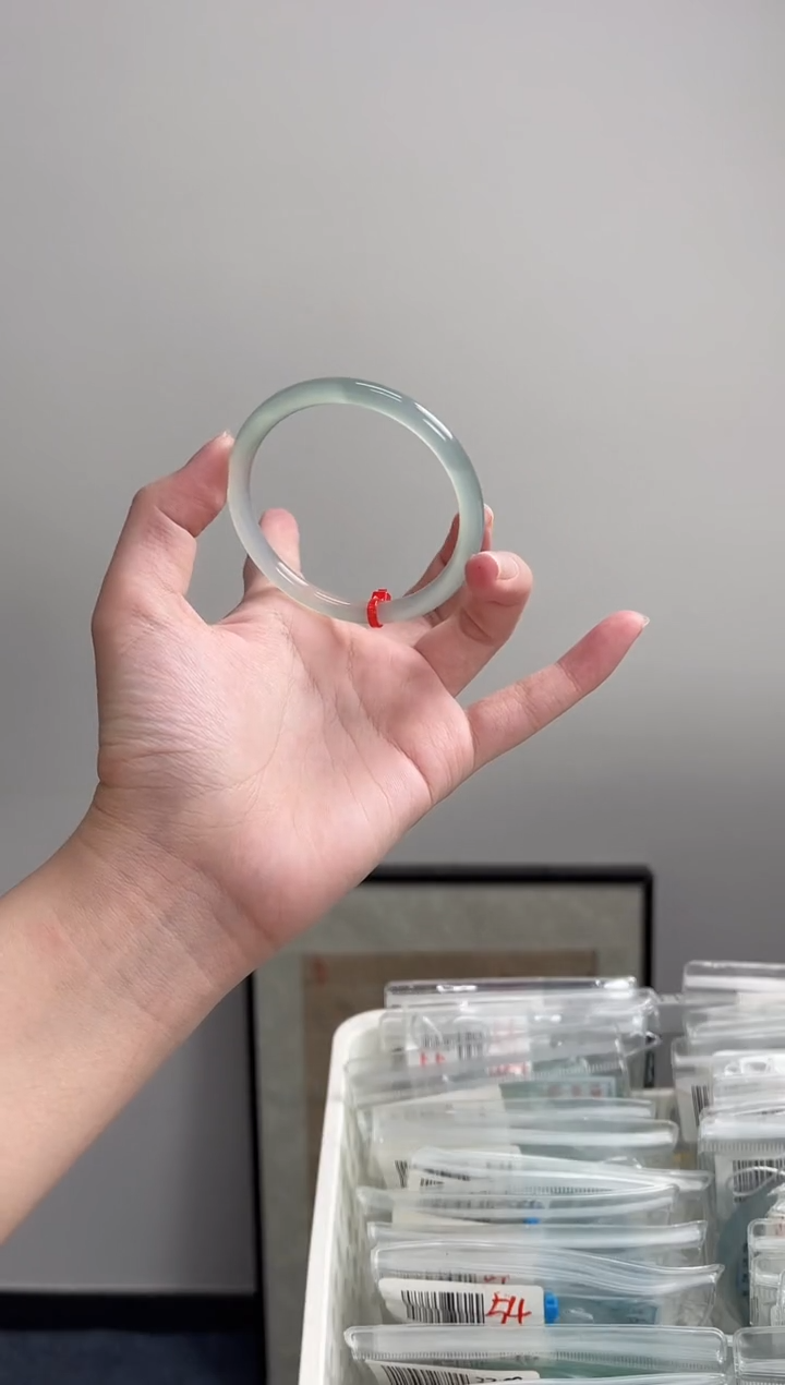 玛瑙/玉髓手镯未镶嵌56-57圈