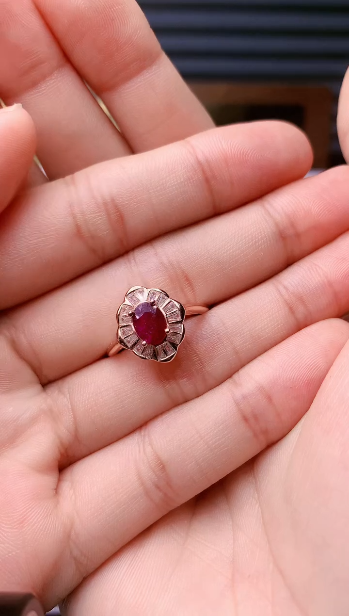 【闪购商品】红宝石戒指银S925镶嵌........