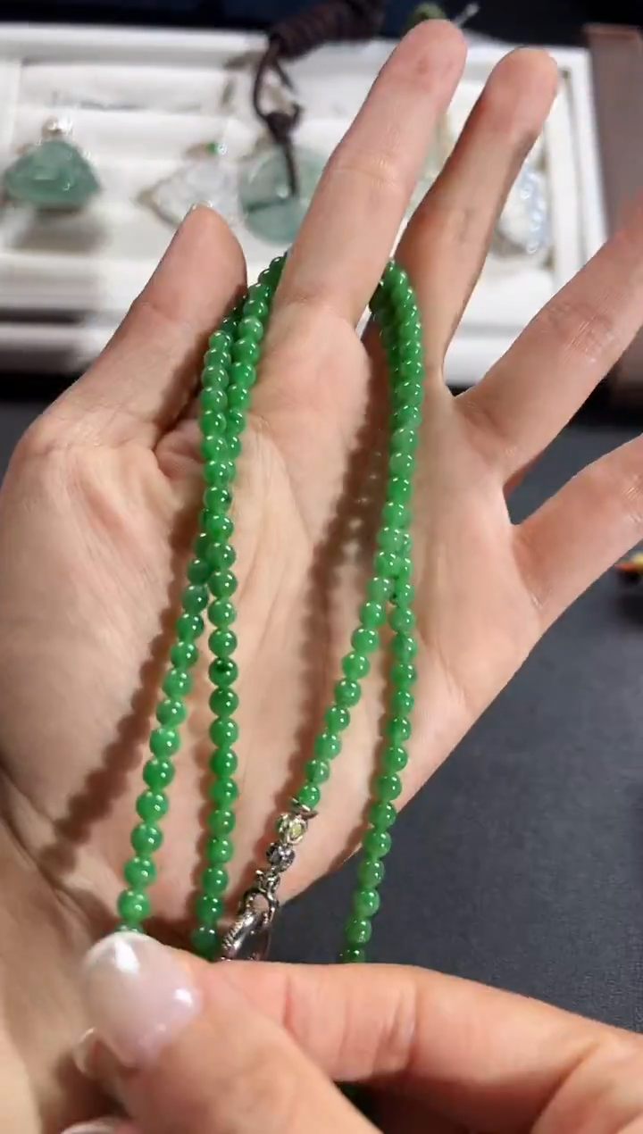 颈饰18K金镶嵌翡翠小*KJJIE1228-032