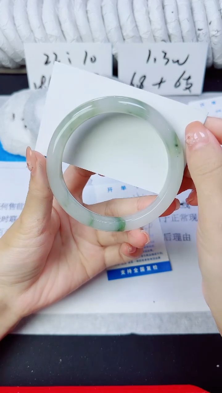 石英质玉手镯未镶嵌154/62.5