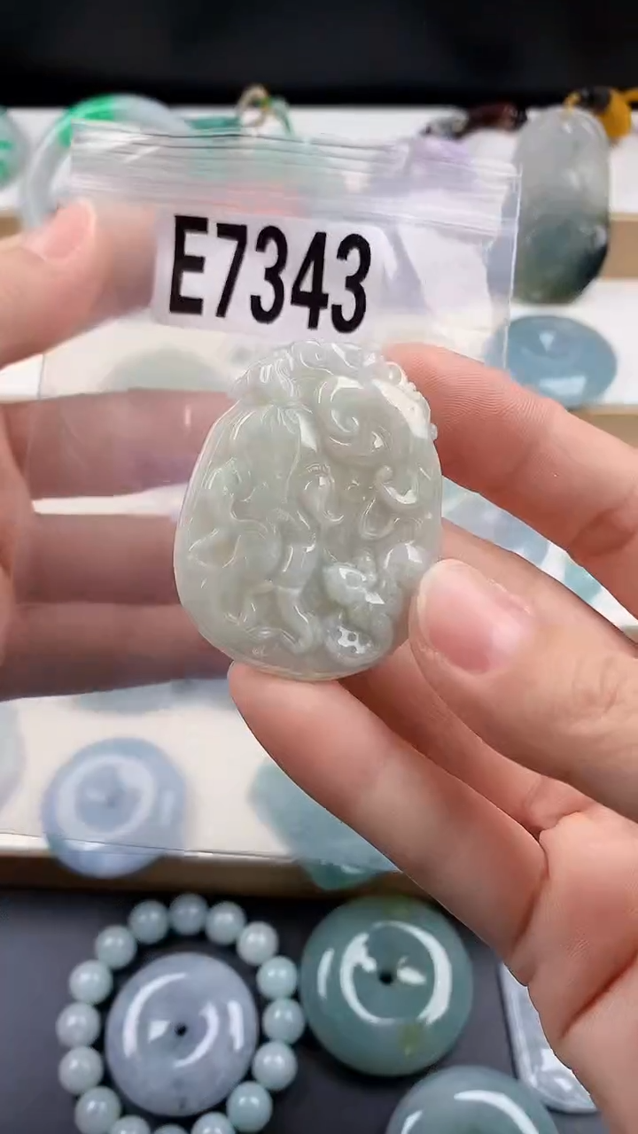 颈饰未镶嵌翡翠天然翡翠吊坠挂件