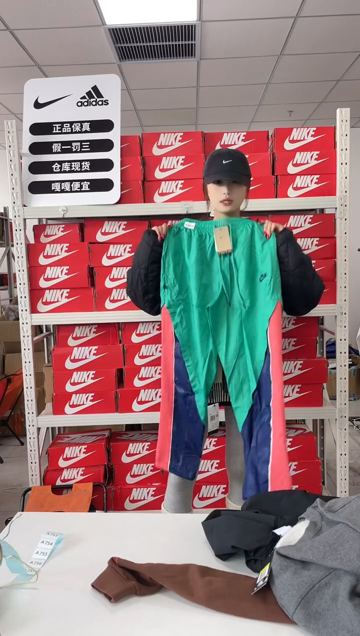 编码464闪购尺码 l Nike/耐克卫衣卫裤以直播间过款为主