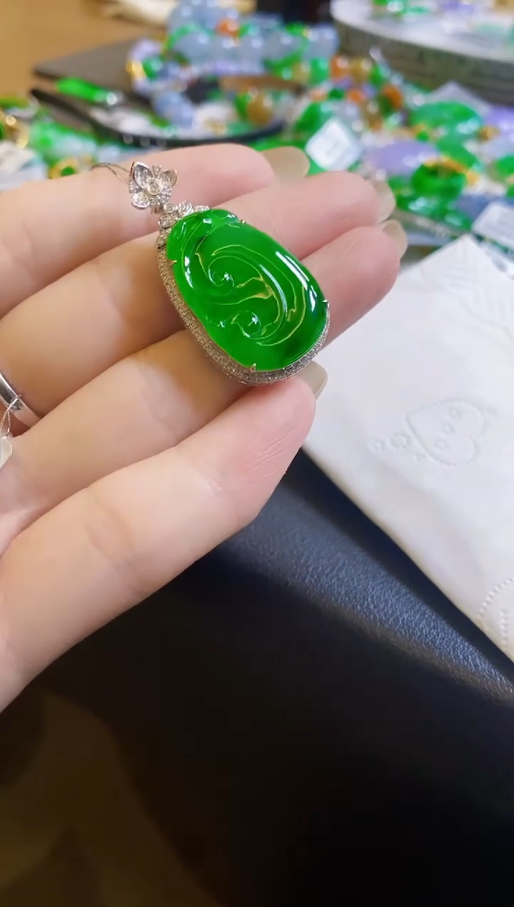 【闪购商品】定制翡翠18K金镶嵌如意