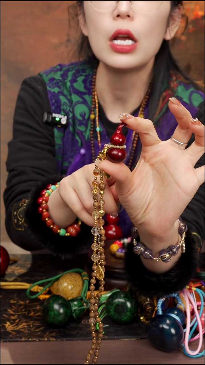 312 --大漆脖挂小葫芦---268