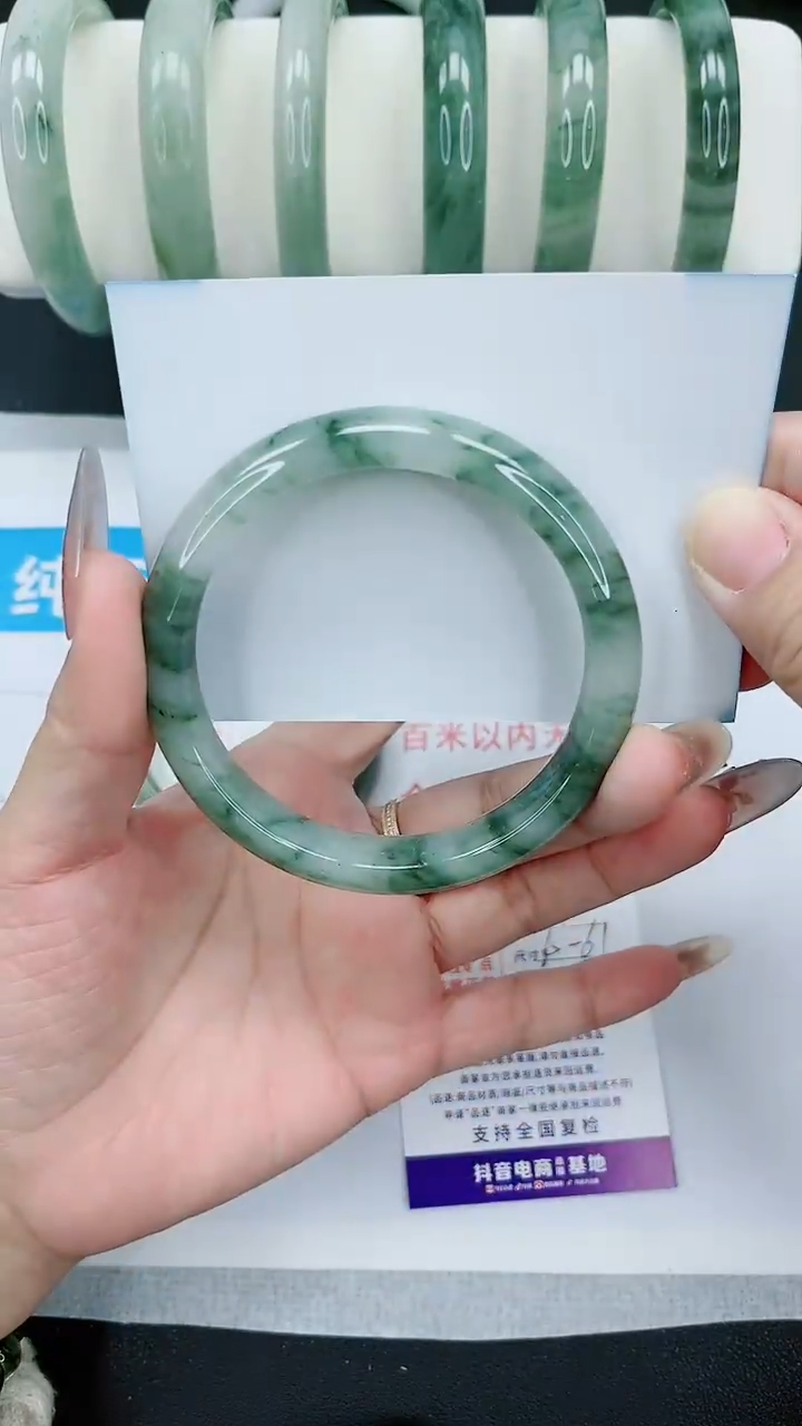 【闪购商品】石英质玉手镯未镶嵌12号/60-61圈