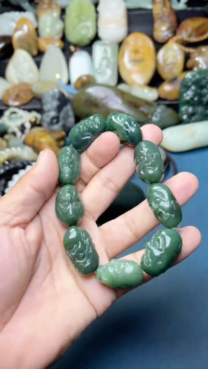 未镶嵌和田玉把件-