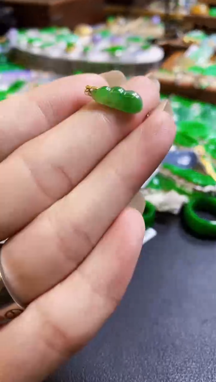 【闪购商品】翡翠颈饰18K金镶嵌吊坠