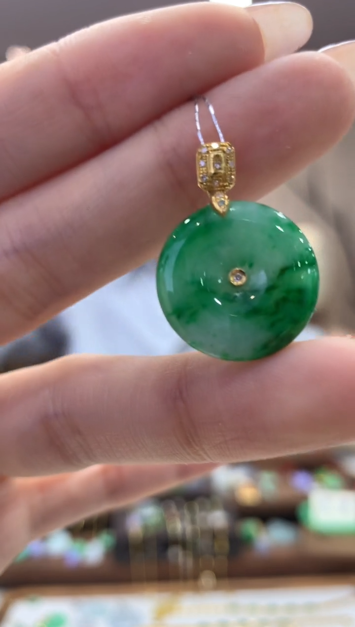 翡翠18K金镶嵌吊坠(不含链)平安扣