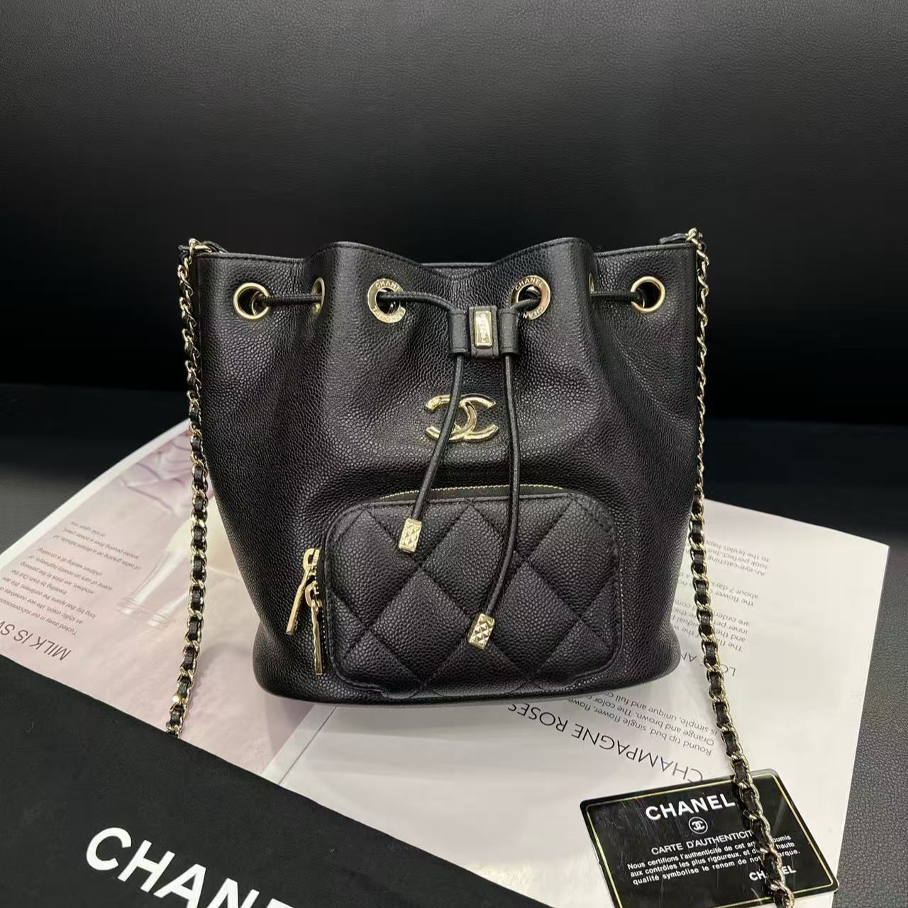 99新 Chanel/香奈儿 专柜38800黑金21年水桶单肩包B6637寄卖服务