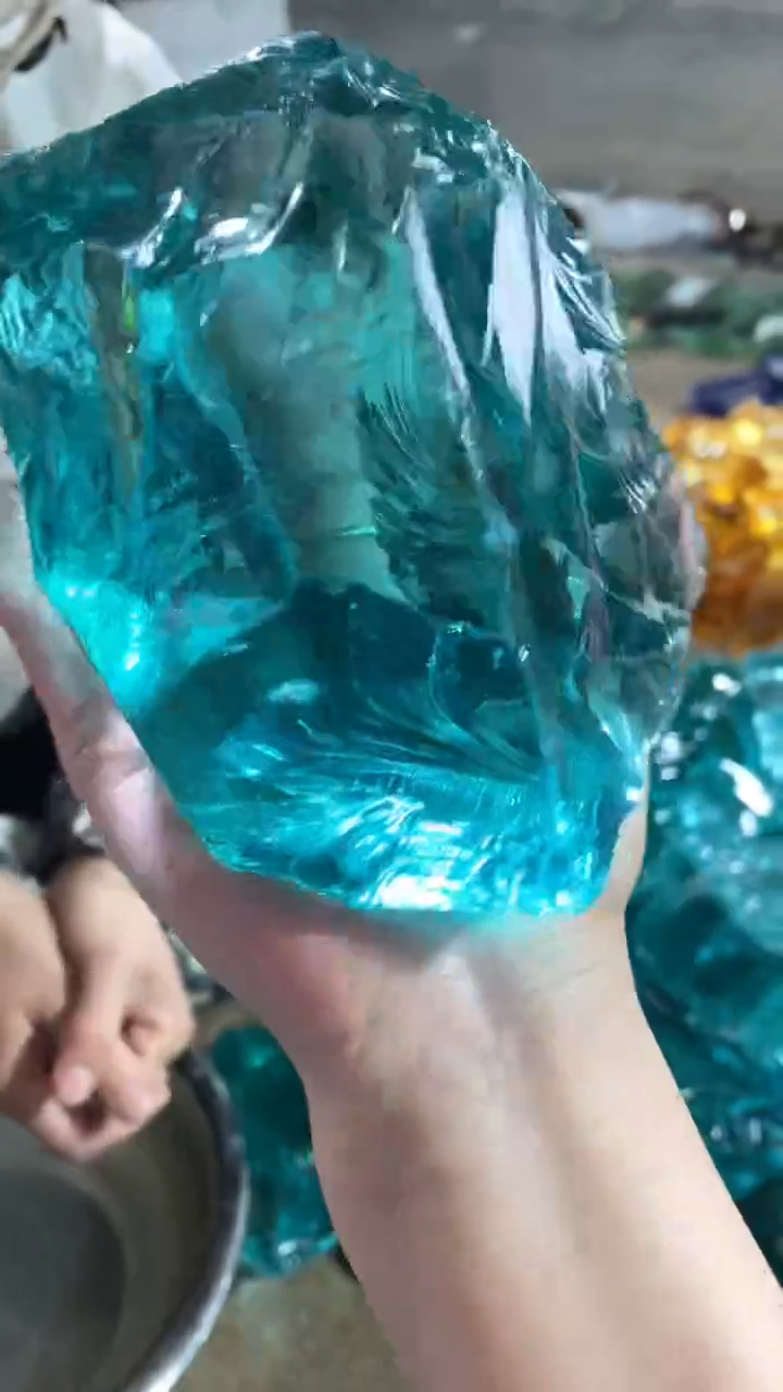 新疆五彩石原石摆件