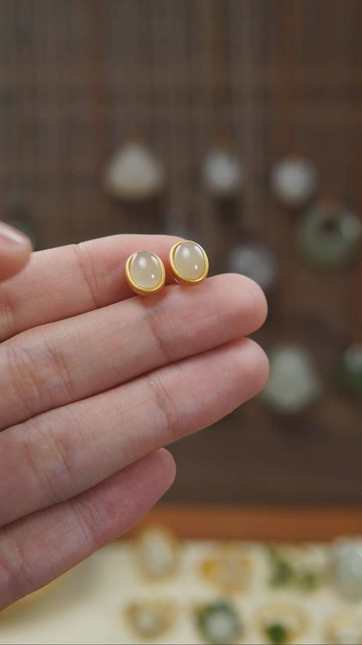 【闪购商品】和田玉银S925镶嵌耳钉和田玉鸽子蛋耳钉