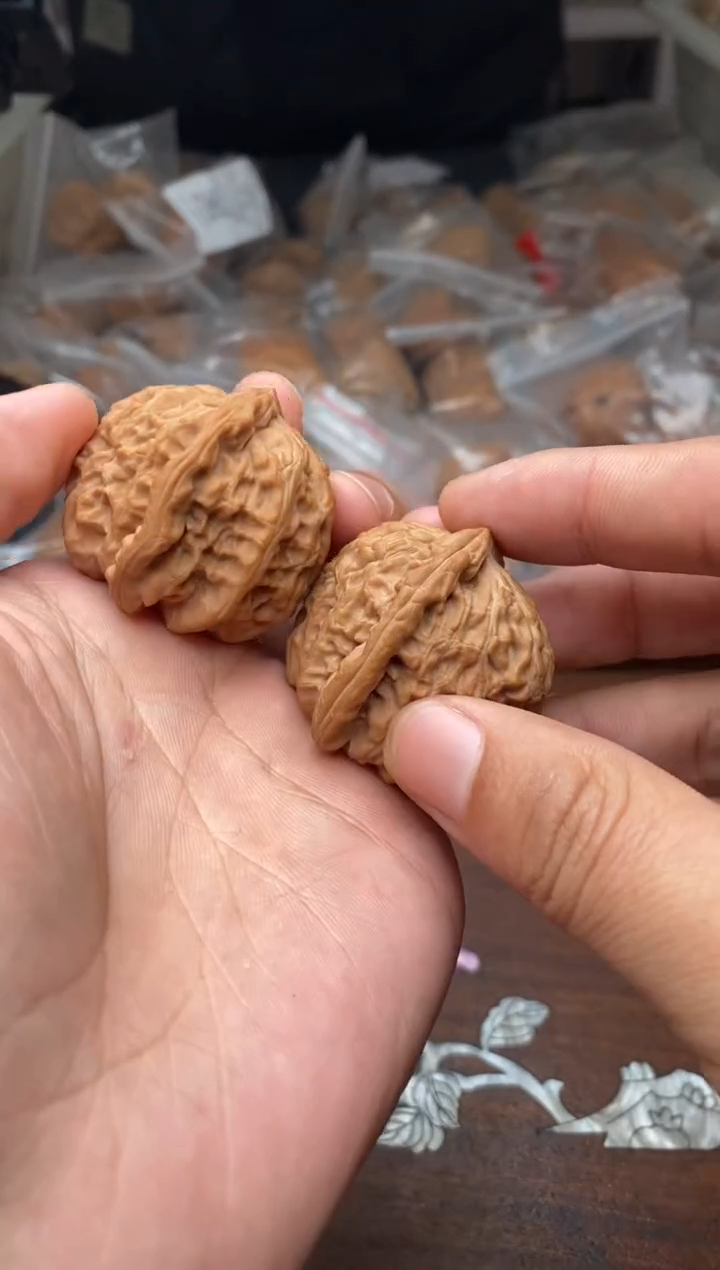 【闪购商品】文玩核桃把件A2号37尺白狮子