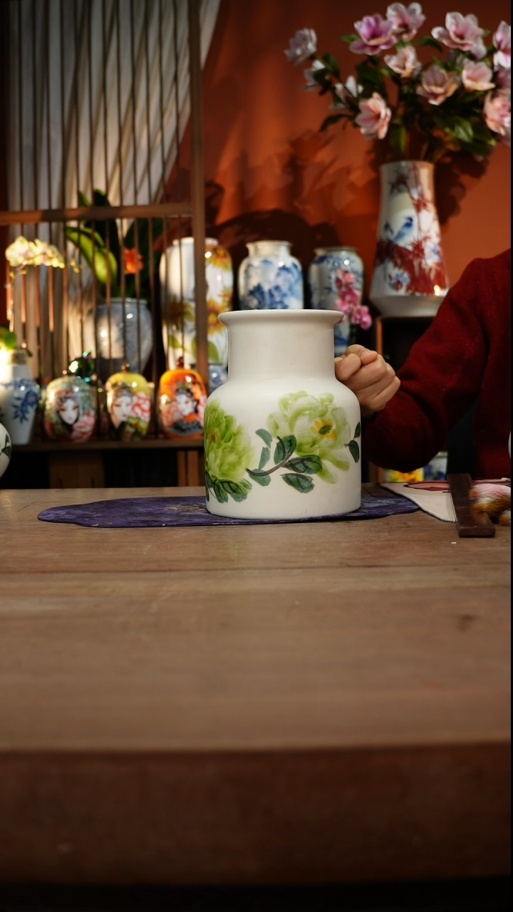 当代景德镇设计师釉下手绘陶瓷花瓶