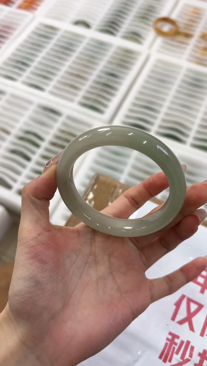 未镶嵌手镯石英质玉223-55D