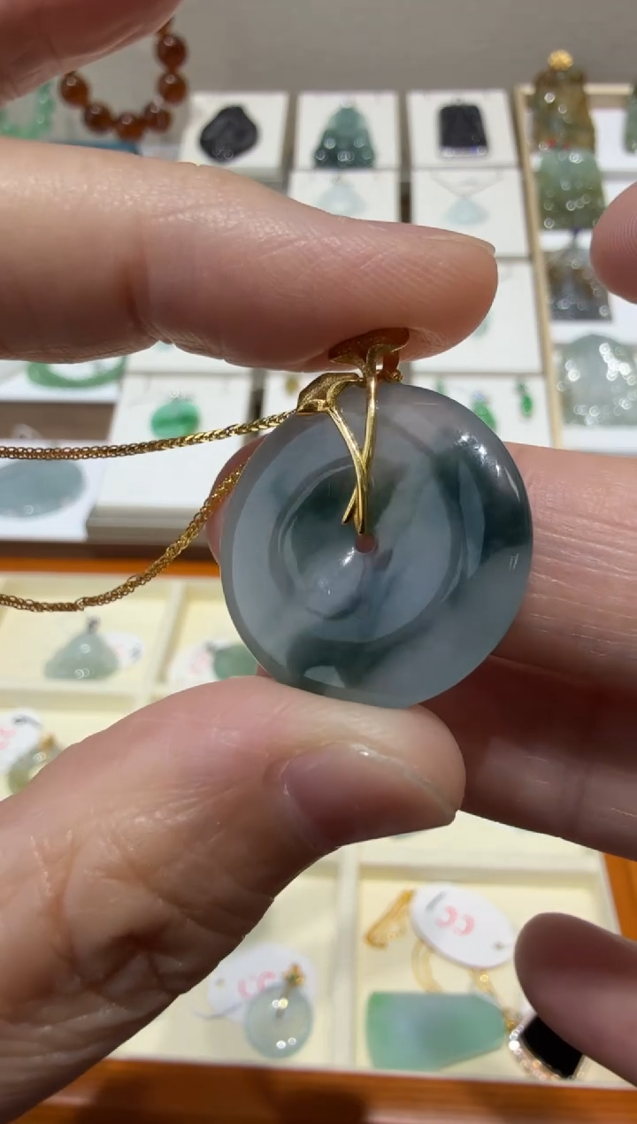 18K金镶嵌挂件翡翠A货翡翠多样性孤品
