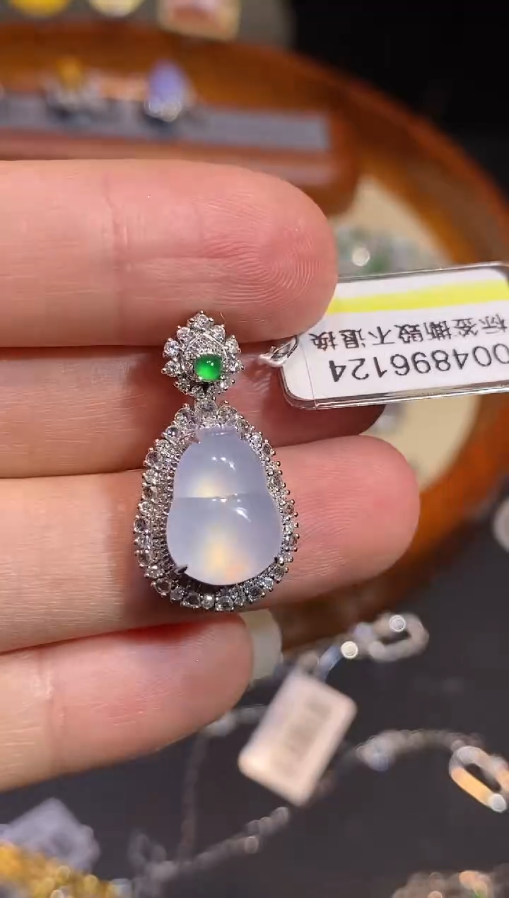 【闪购商品】翡翠18K金镶嵌吊坠(不含链)吊坠