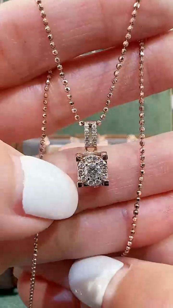 【闪购商品】钻石吊坠(不含链)18K金镶嵌18K金钻石牛头吊坠