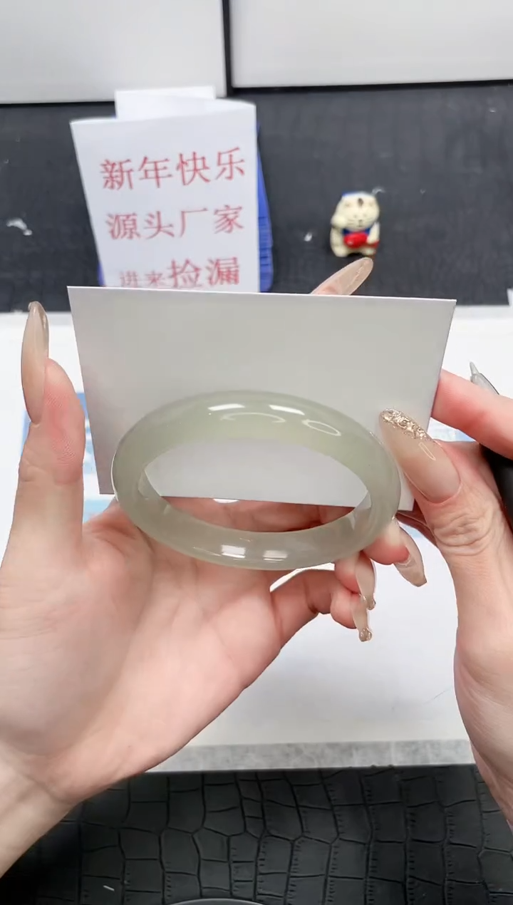 【闪购商品】石英质玉手镯未镶嵌T294-61.2