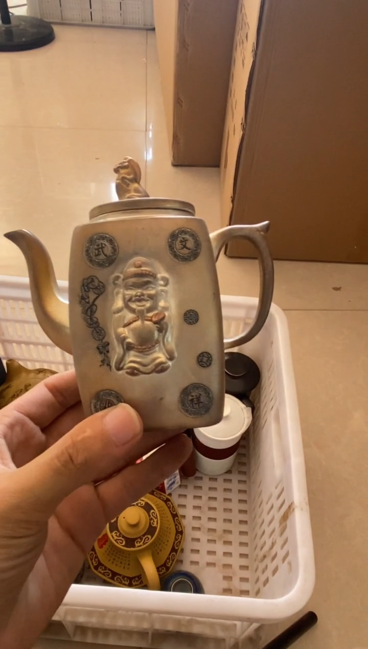 无运费险有瑕疵的摄影的产品有使用过的痕迹有点脏介意勿拍