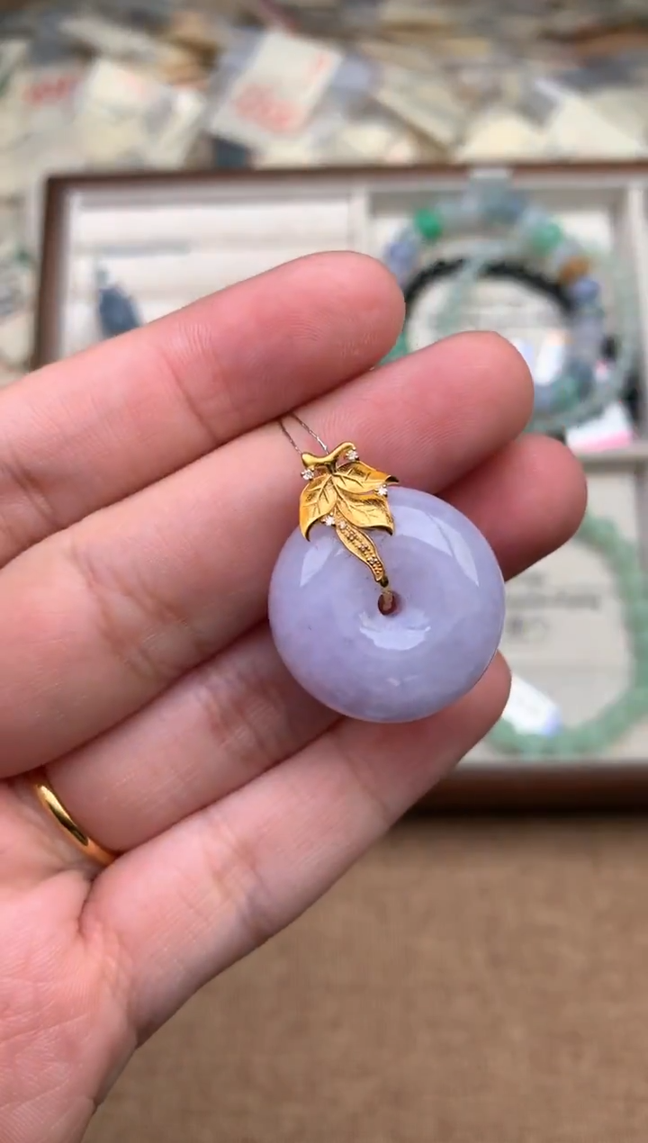 18K金镶嵌挂件翡翠一