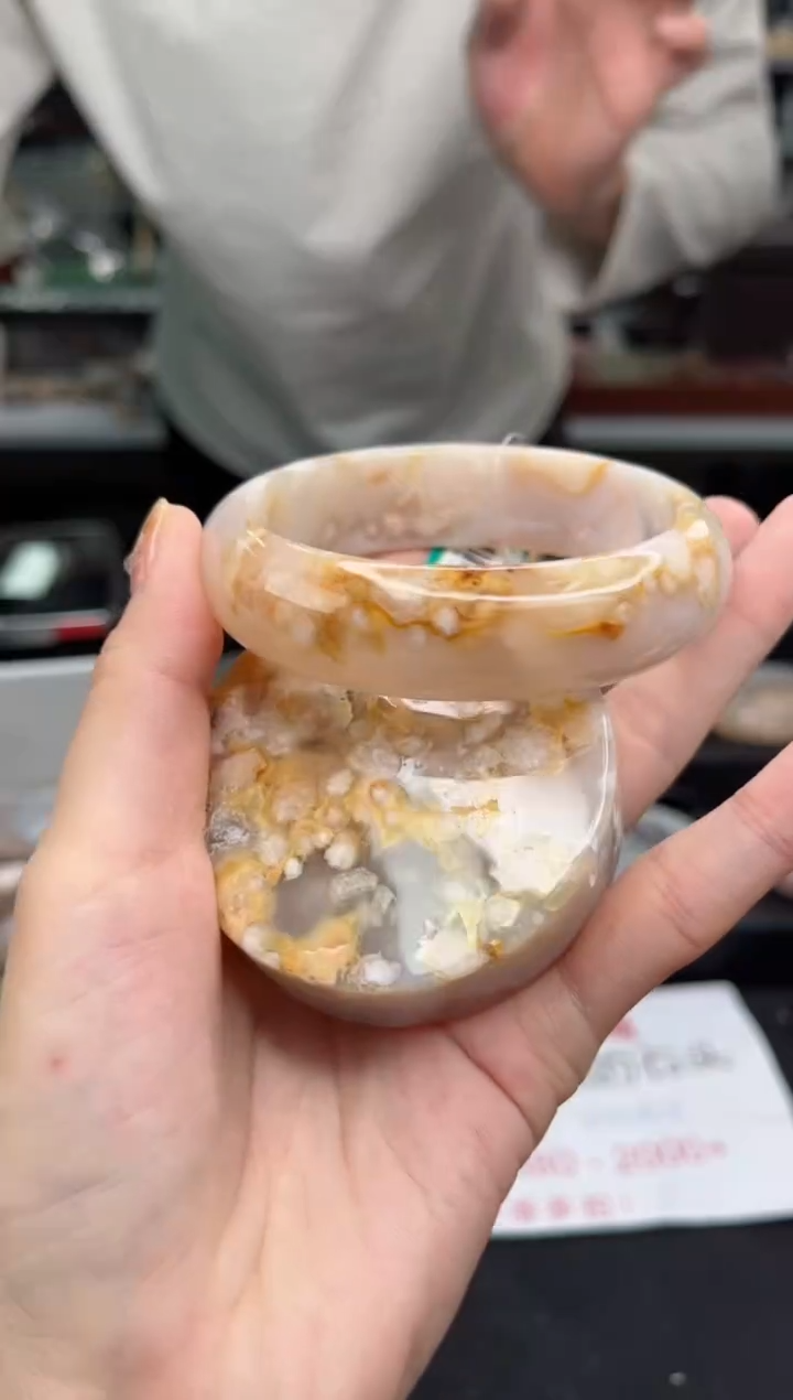 【闪购商品】石英质玉手镯未镶嵌62圈口（赠品镯心）1681358