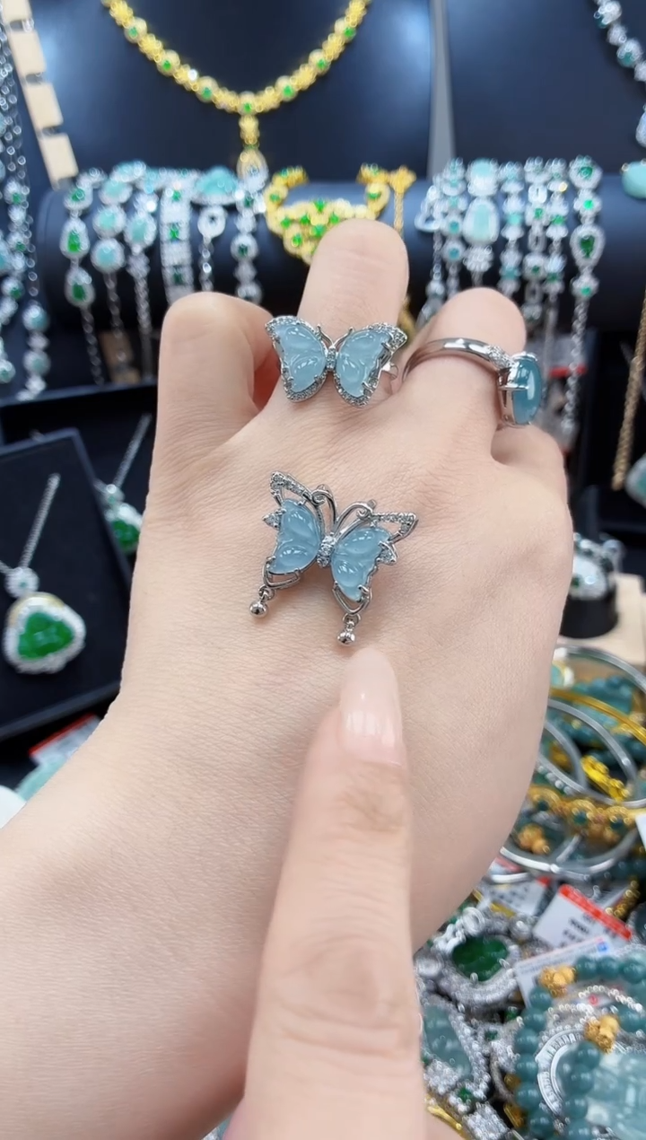 翡翠未镶嵌颈饰天然翡翠a货 多样性发其一