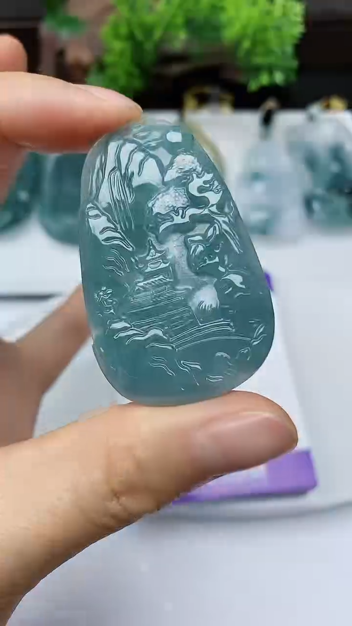 【闪购商品】翡翠颈饰未镶嵌        