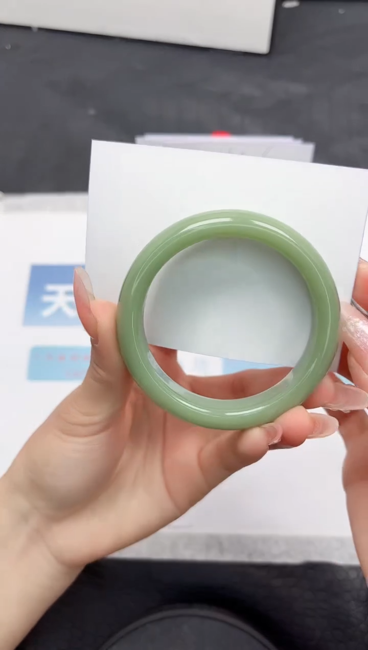 【闪购商品】石英质玉手镯未镶嵌N101-54