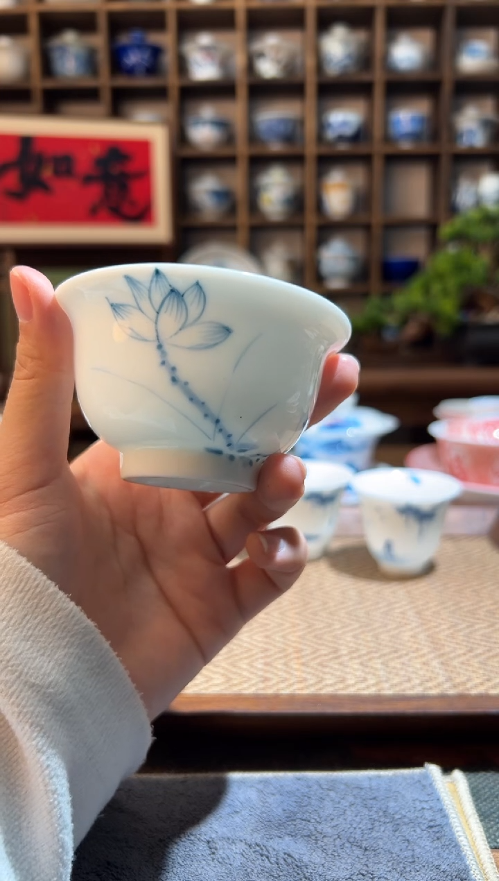 【闪购商品】素荷花压手杯