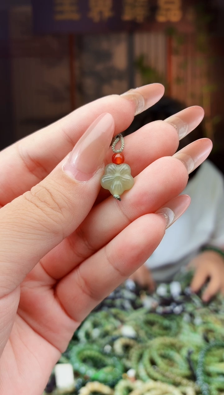 和田玉未镶嵌颈饰拍一发一