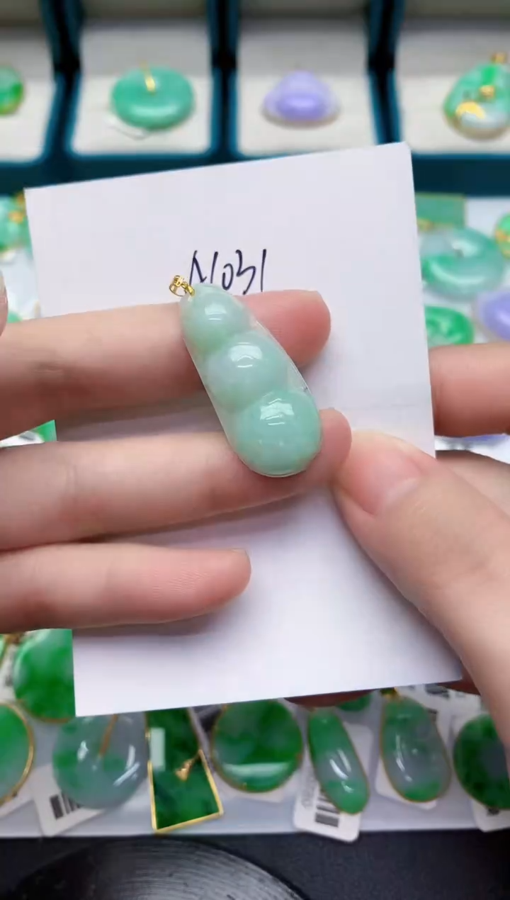 【闪购商品】翡翠颈饰18K金镶嵌0000000000