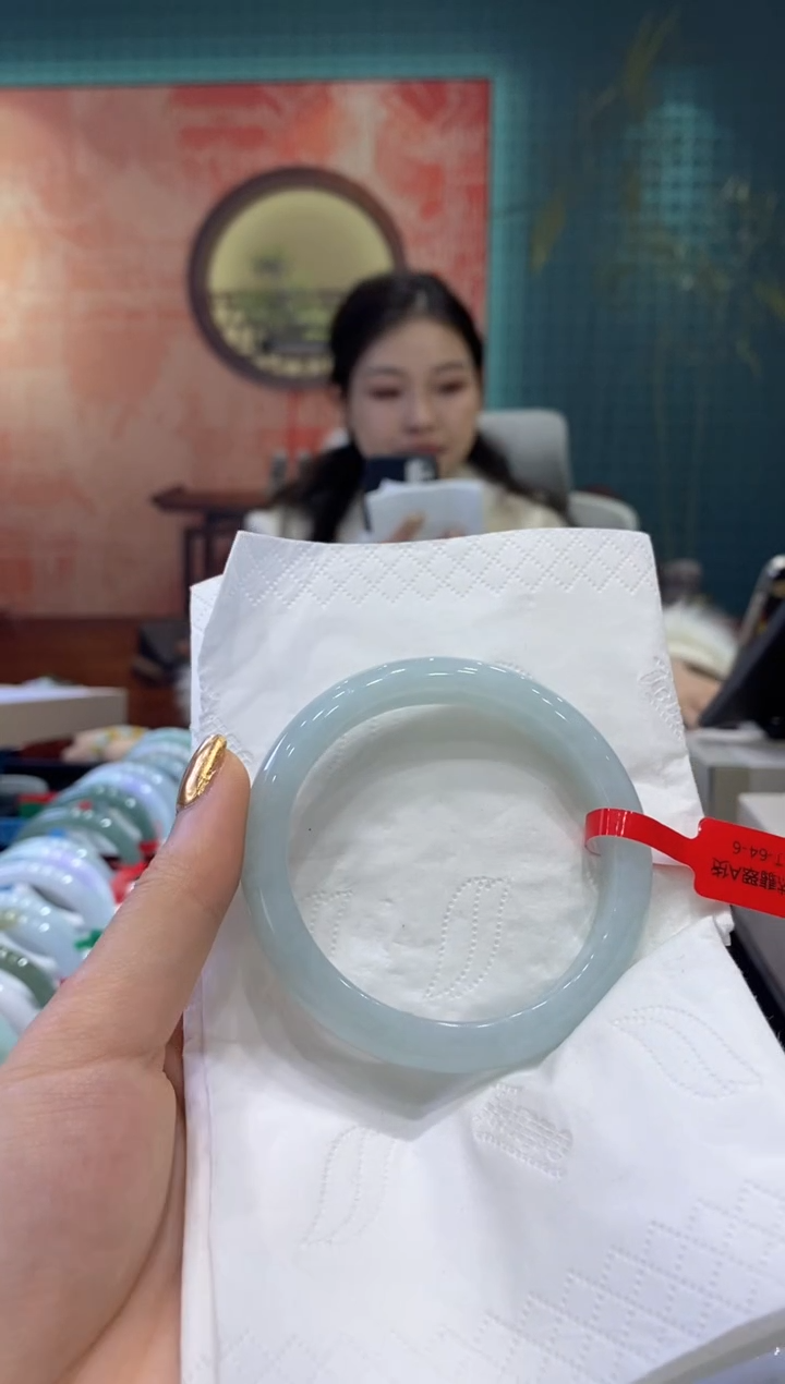 【闪购商品】翡翠手镯未镶嵌多人12760
