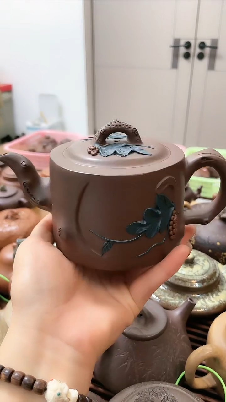 【闪购商品】紫砂茶壶紫泥泥绘葡萄300cc左右