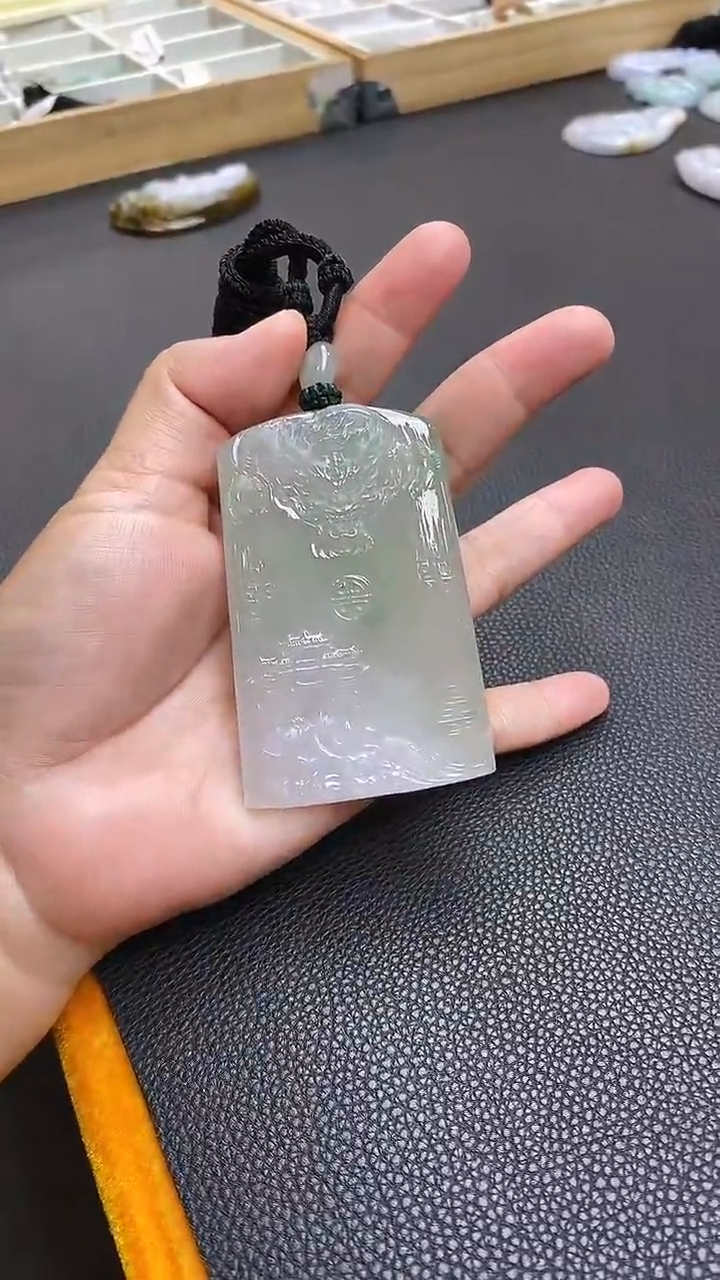 【闪购商品】翡翠颈饰未镶嵌挂件