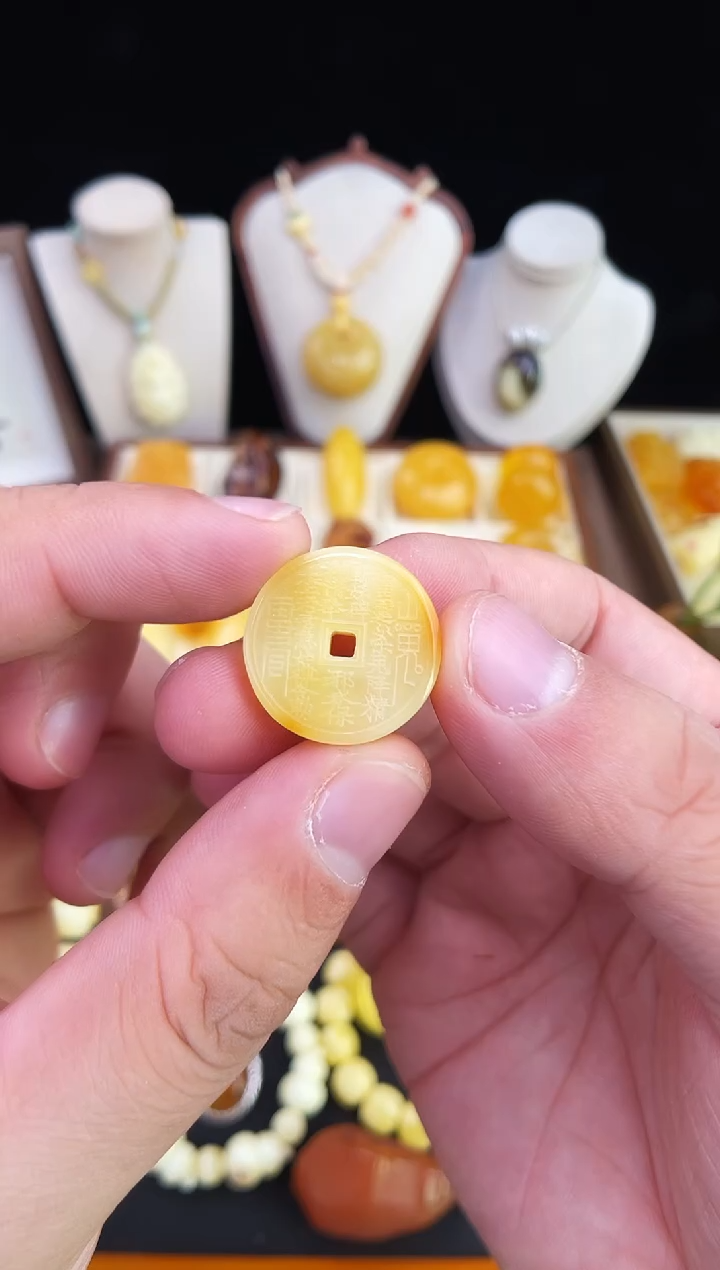 琥珀未镶嵌珠宝奇石柒月