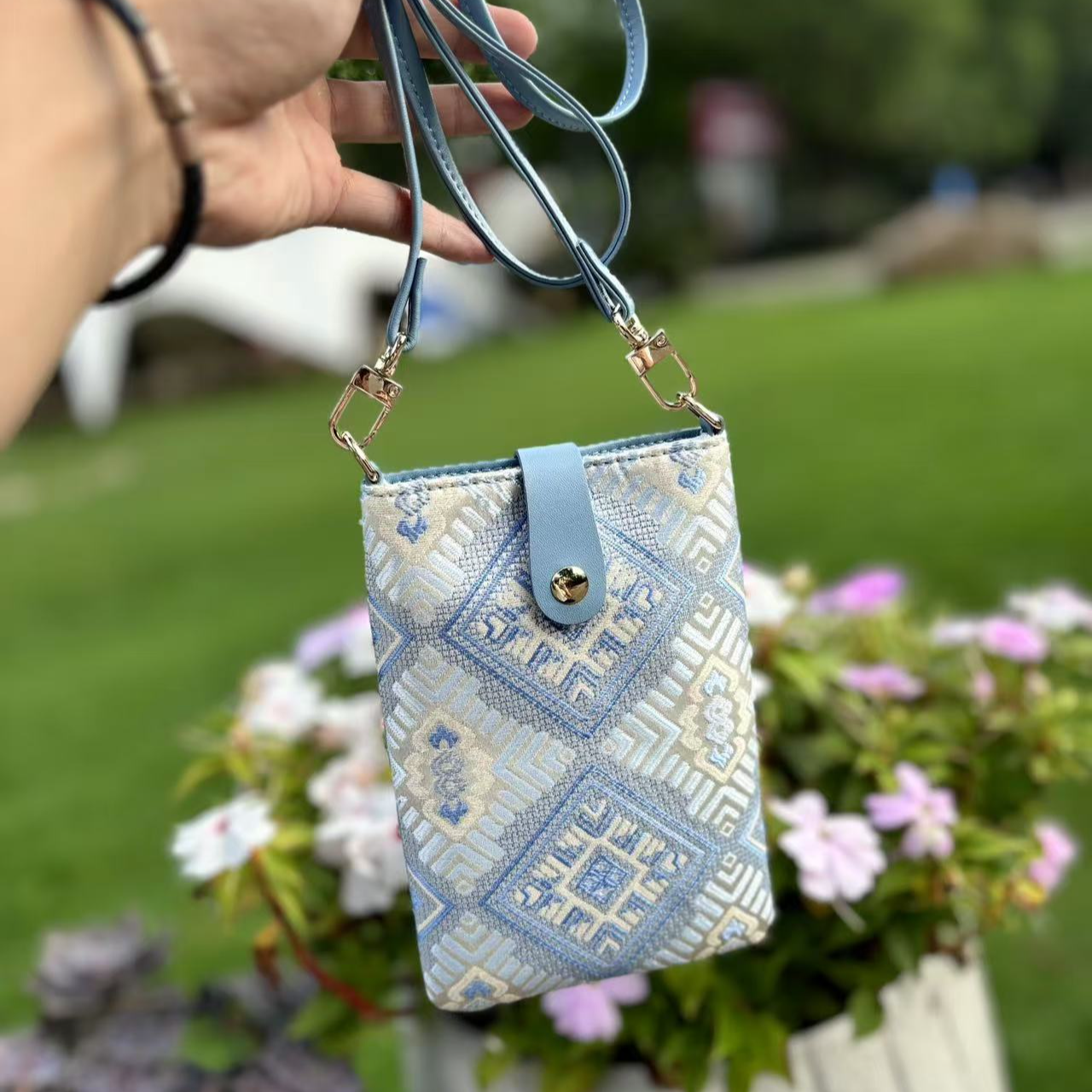 【广西壮锦】广西壮锦龙州几何纹复古手机包斜挎包斜跨女士小包包