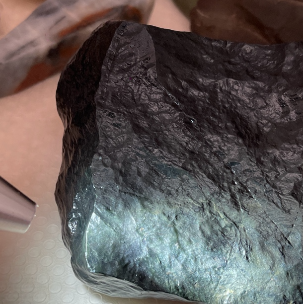 新疆戈壁玉黑青奇石