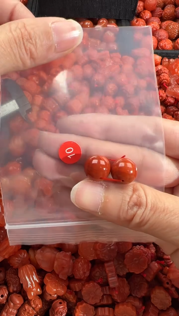 【闪购商品】南红玛瑙未镶嵌颈饰1