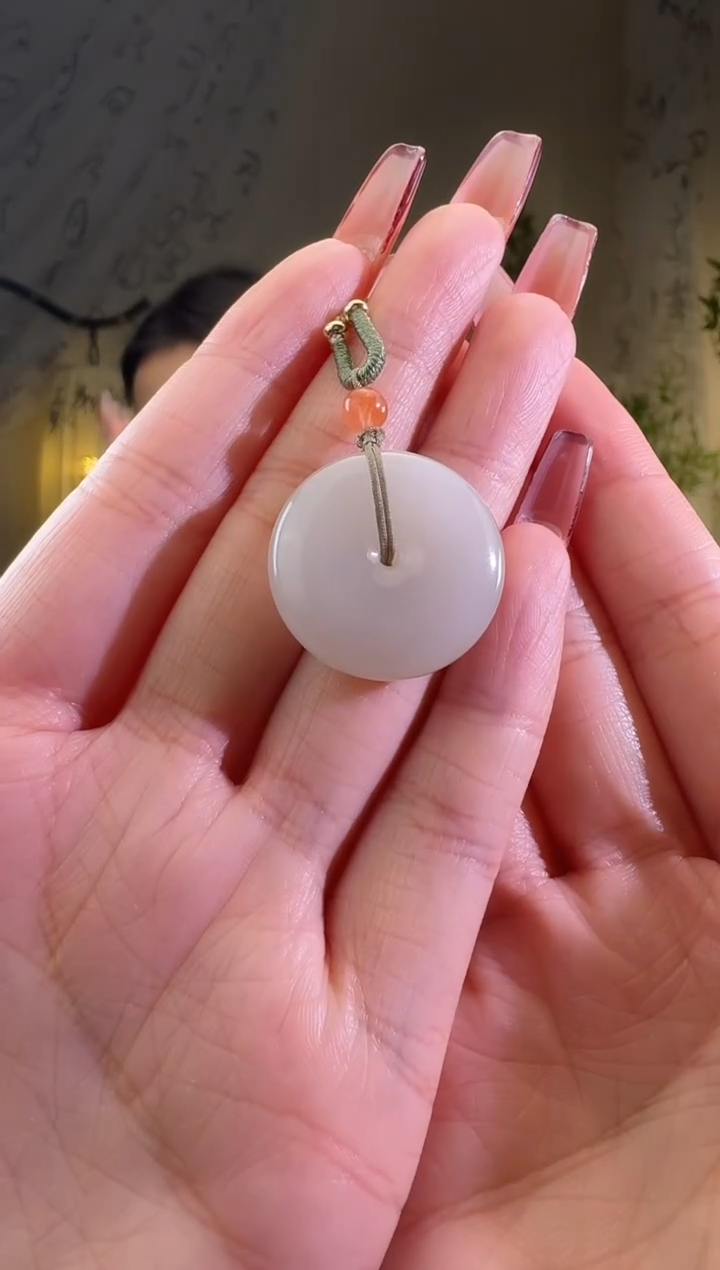 【闪购商品】和田玉颈饰未镶嵌平安扣