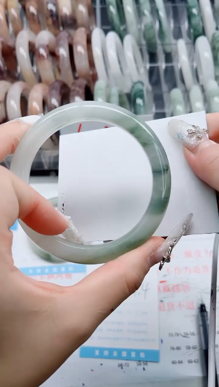 【闪购商品】石英质玉手镯未镶嵌A228-61.4