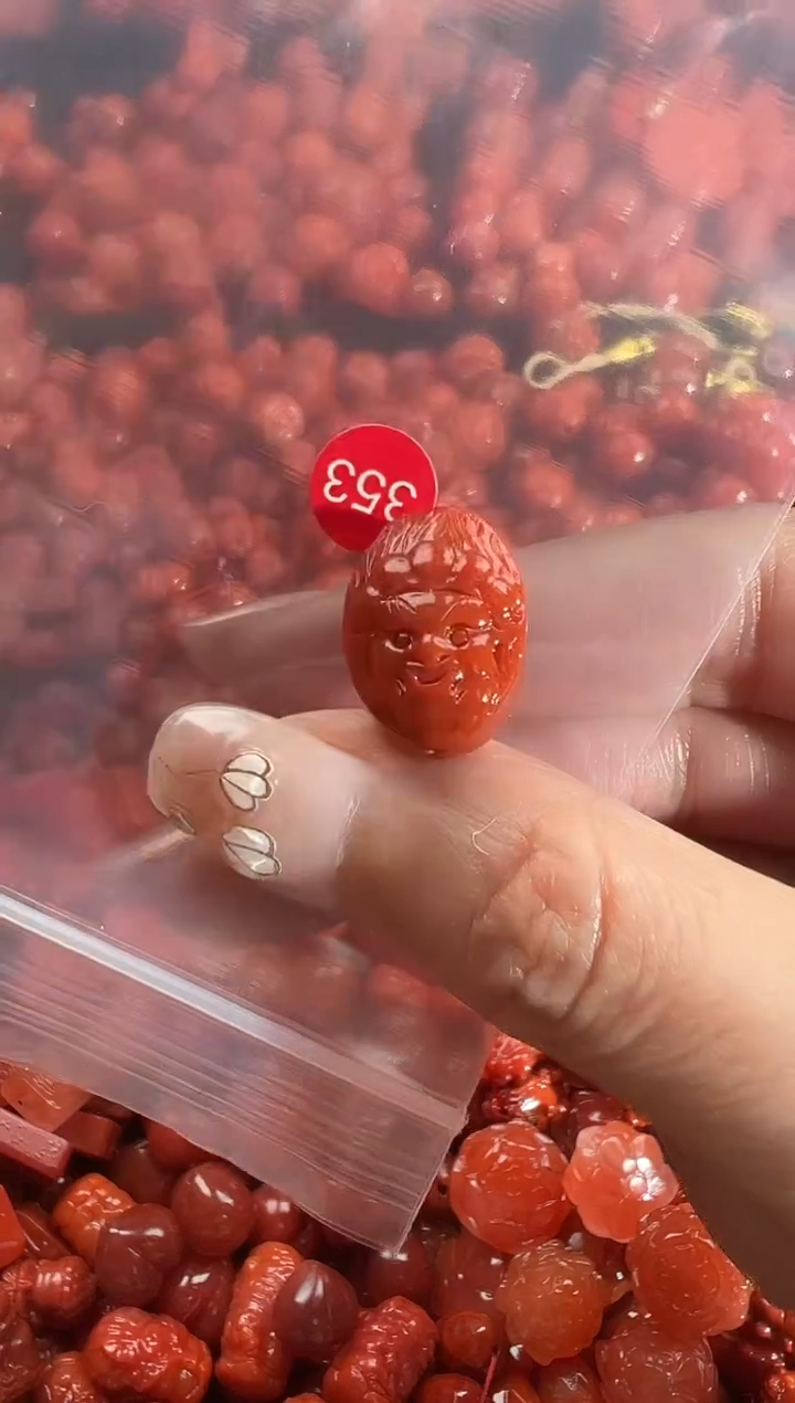 颈饰未镶嵌南红玛瑙1