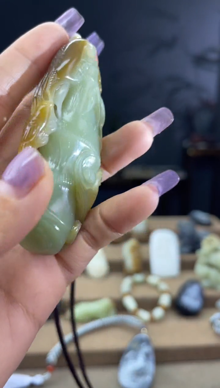 颈饰未镶嵌和田玉1