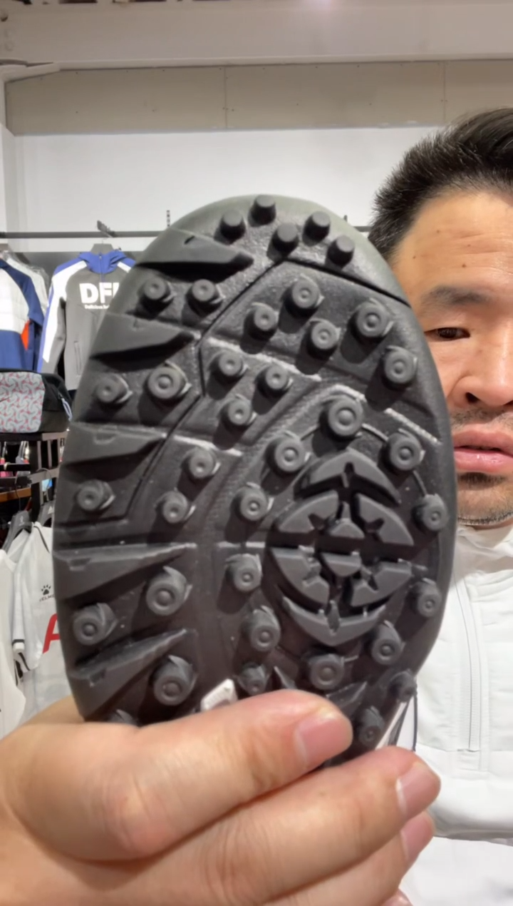 凌****）250609 红色 尺码42