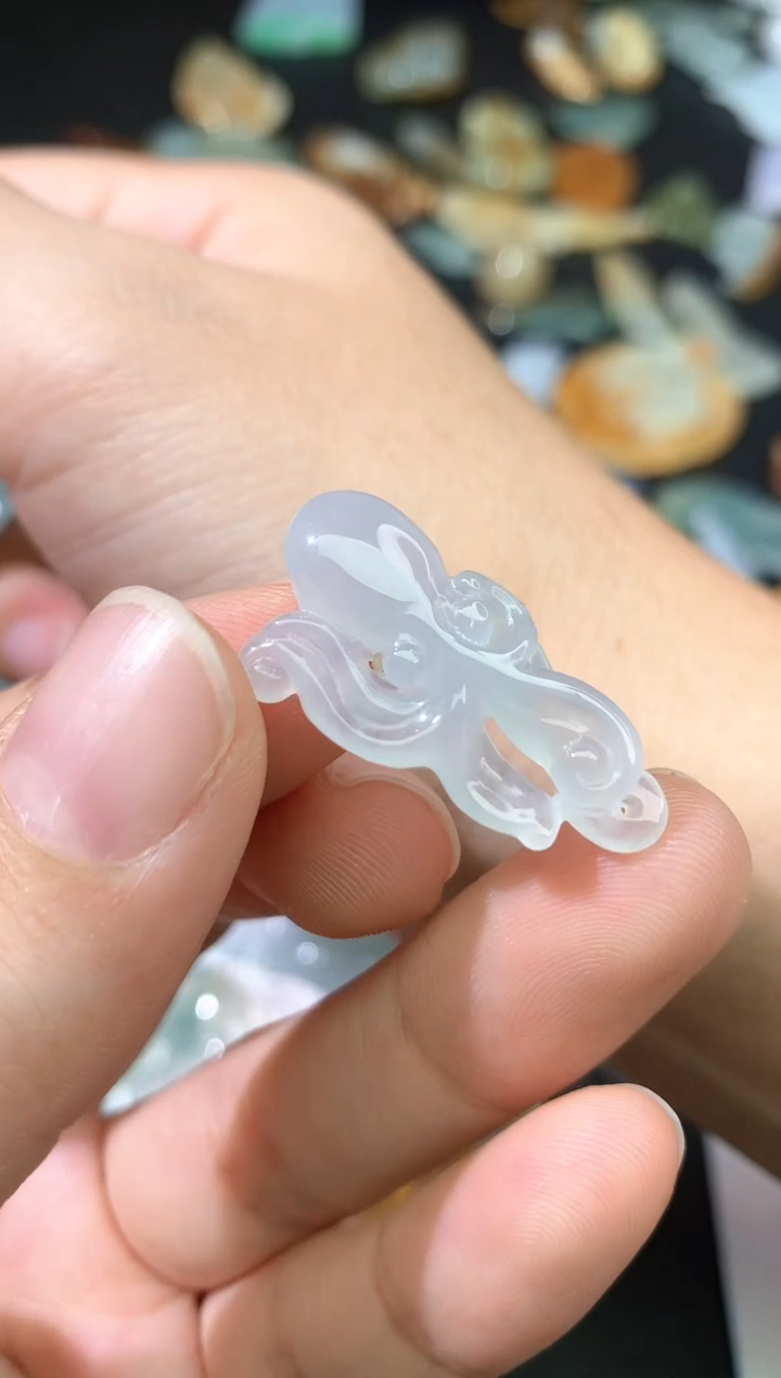 颈饰未镶嵌翡翠吊坠