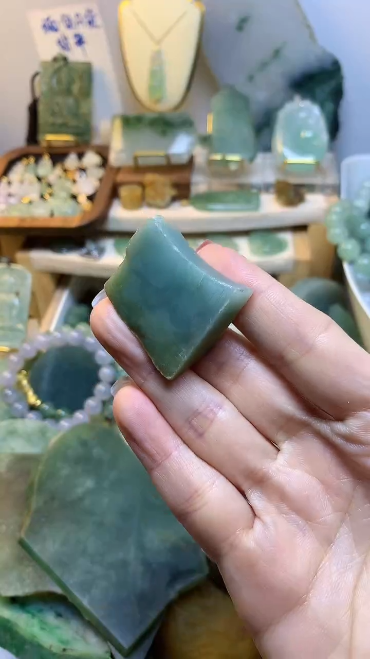 未镶嵌挂件翡翠缅甸A货翡翠,没有运费险,有纹有裂