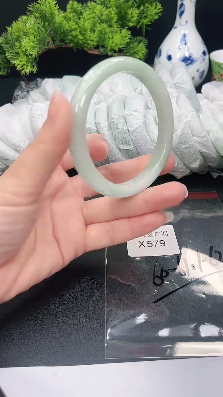 未镶嵌手镯翡翠579