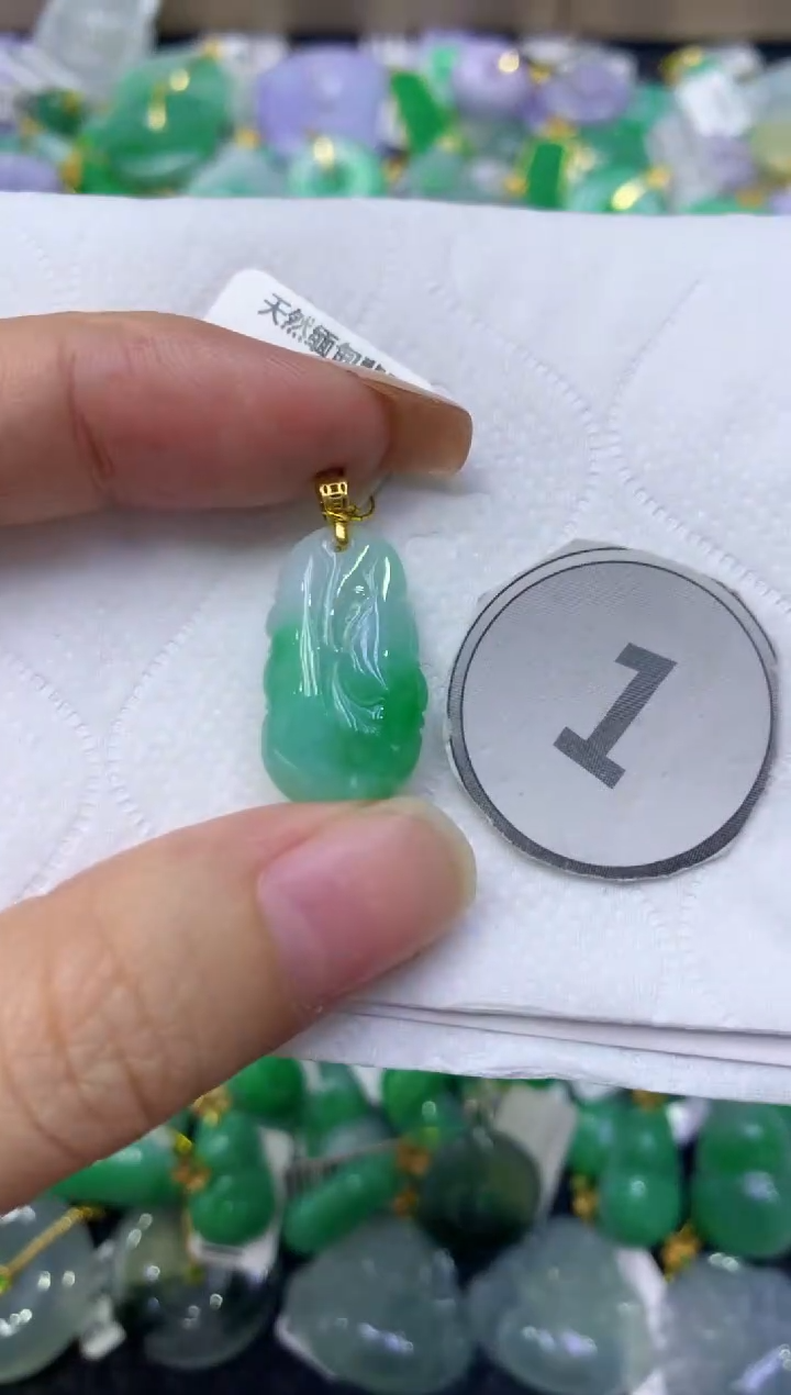 颈饰未镶嵌翡翠天然缅甸翡翠A货