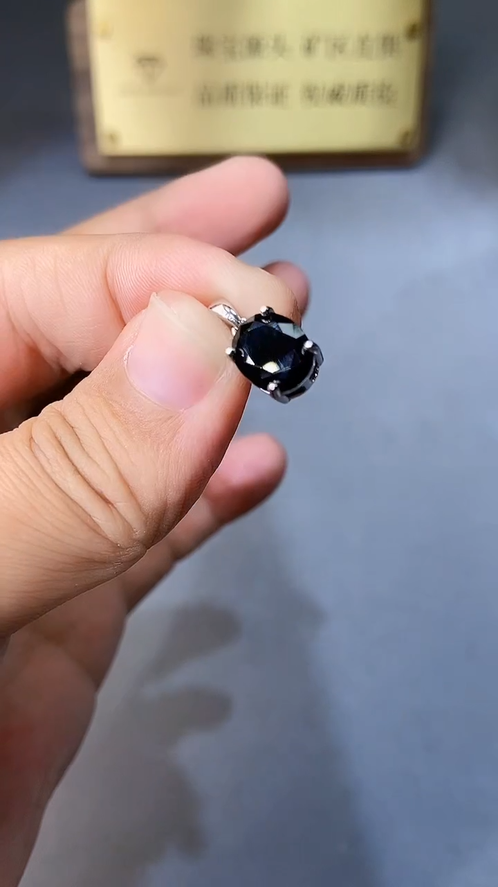 【闪购商品】蓝宝石颈饰银S925镶嵌354黑