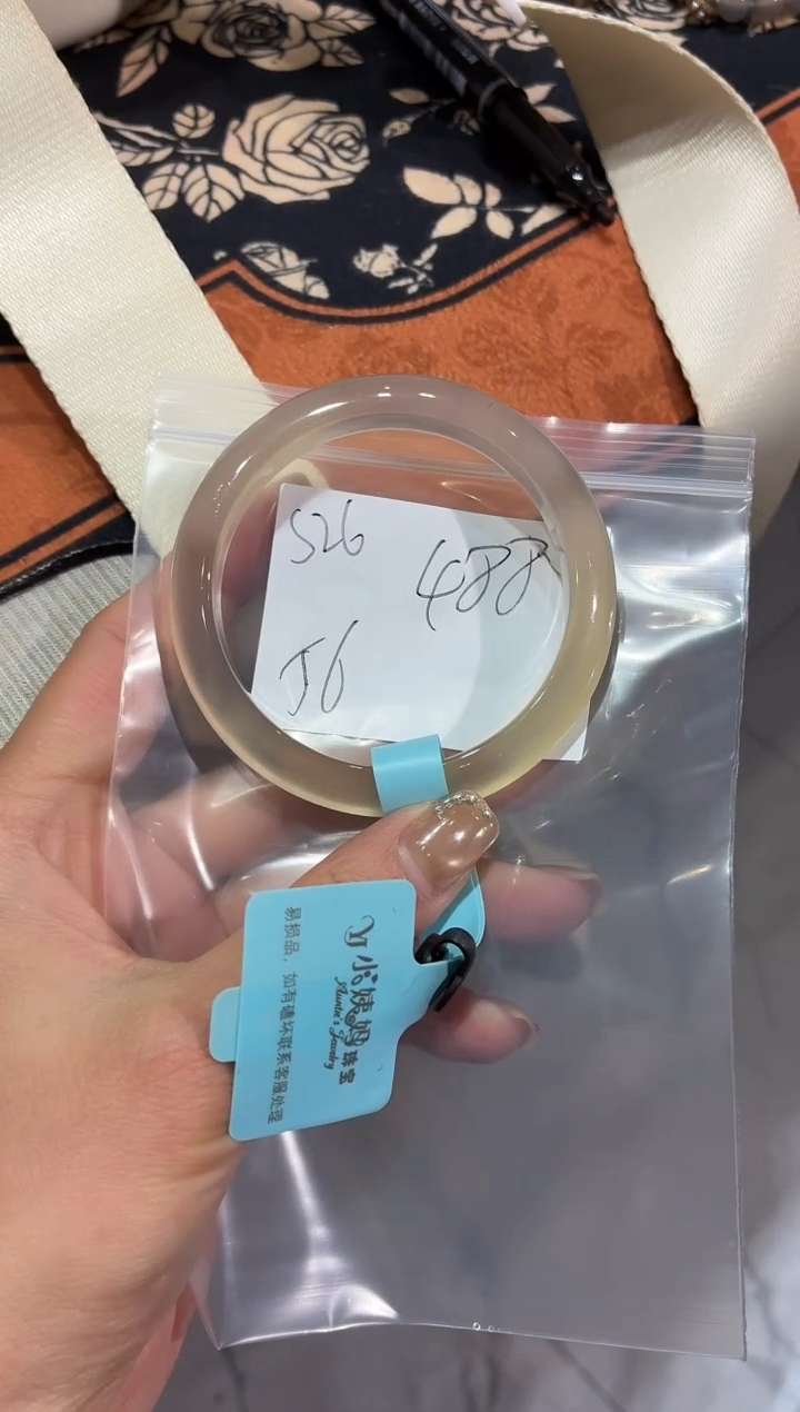 手镯玛瑙/玉髓未镶嵌贞****人S26