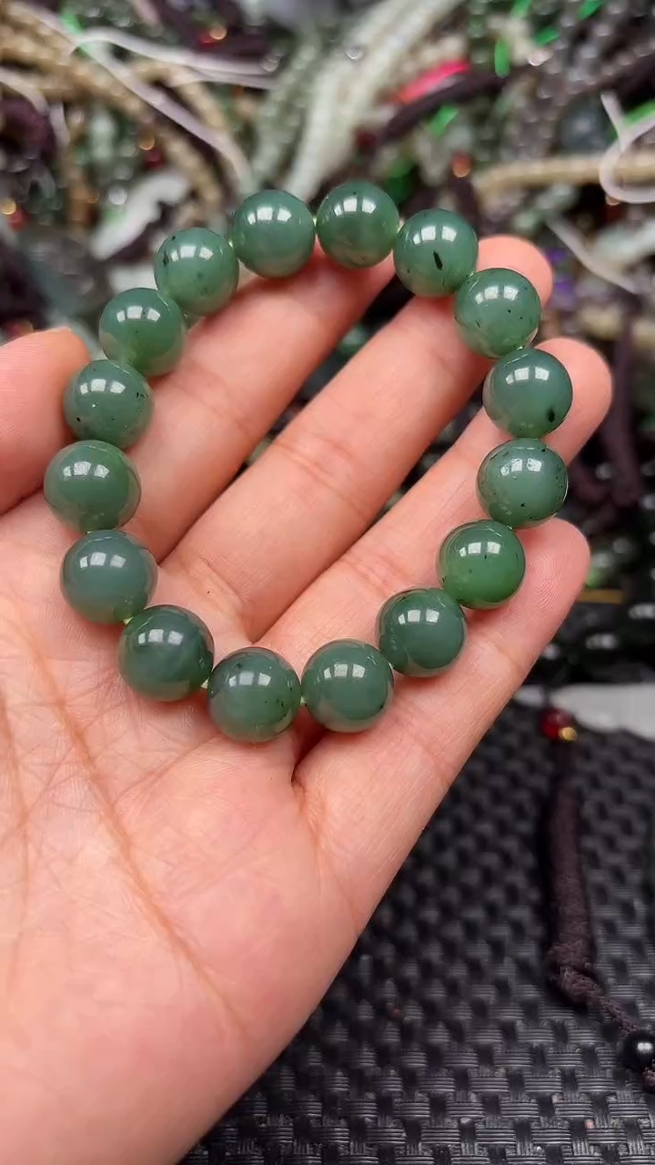 和田玉未镶嵌颈饰1